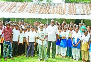 à¦¶à¦¿à¦•à§à¦·à¦¾à¦°à§à¦¥à§€à¦¦à§‡à¦° à¦¸à¦™à§à¦—à§‡ à¦¬à¦¿à¦¦à§à¦¯à¦¾à¦²à§Ÿà§‡à¦° à¦ªà§à¦°à¦¤à¦¿à¦·à§à¦ à¦¾à¦¤à¦¾ à¦†à¦¬à¦¦à§à¦² à¦–à¦¾à¦²à§‡à¦•