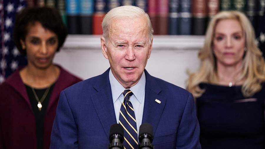 Biden extends sanctions against Iran for another year