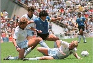 à¦šà¦¾à¦°à¦¦à¦¿à¦• à¦¥à§‡à¦•à§‡ à¦˜à¦¿à¦°à§‡ à¦§à¦°à§‡à¦“ à¦…à¦ªà§à¦°à¦¤à¦¿à¦°à§‹à¦§à§à¦¯ à¦®à§à¦¯à¦¾à¦°à¦¾à¦¡à§‹à¦¨à¦¾à¦•à§‡ à¦†à¦Ÿà¦•à¦¾à¦¤à§‡ à¦ªà¦¾à¦°à§‡à¦¨à¦¿ à¦‡à¦‚à¦²à§à¦¯à¦¾à¦¨à§à¦¡! à¦«à¦¾à¦‡à¦² à¦›à¦¬à¦¿