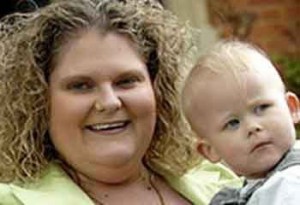 à¦¸à¦¨à§à¦¤à¦¾à¦¨ à¦•à§‹à¦²à§‡ à¦¹à¦¾à¦¸à¦¿à¦®à§à¦–à§‡ à¦¦à¦¾à¦à§œà¦¾à¦¨à§‹ à¦à¦‡ à¦®à¦¾-à¦‡ à¦¬à¦¿à¦¶à§à¦¬à§‡à¦° à¦ªà§à¦°à¦¥à¦® à¦Ÿà§‡à¦¸à§à¦Ÿà¦Ÿà¦¿à¦‰à¦¬ à¦¶à¦¿à¦¶à§ à¦²à§à¦‡à¦¸ à¦¬à§à¦°à¦¾à¦‰à¦¨à¥¤