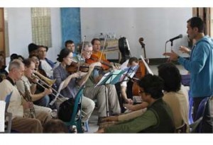 à¦¸à¦‚à¦—à§€à¦¤ à¦ªà¦°à¦¿à¦šà¦¾à¦²à¦• à¦¹à§‚à¦¦à§Ÿà¦¾à¦¨à¦¨à§à¦¦à§‡à¦° à¦¨à¦¿à¦°à§à¦¦à§‡à¦¶à¦¨à¦¾à§Ÿ à¦—à¦¤à¦•à¦¾à¦² à¦²à¦¾à¦²à¦®à¦¾à¦Ÿà¦¿à§Ÿà¦¾ à¦¬à¦¾à¦²à¦¿à¦•à¦¾ à¦¬à¦¿à¦¦à§à¦¯à¦¾à¦²à§Ÿ à¦®à¦¿à¦²à¦¨à¦¾à§Ÿà¦¤à¦¨à§‡ à¦°à¦¬à§€à¦¨à§à¦¦à§à¦°à¦¨à¦¾à¦¥à§‡