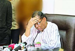 à¦¸à¦‚à¦¬à¦¾à¦¦ à¦¸à¦®à§à¦®à§‡à¦²à¦¨à§‡à¦° à¦à¦•à¦Ÿà¦¿ à¦®à§à¦¹à§‚à¦°à§à¦¤à§‡ à¦¸à§à¦°à¦žà§à¦œà¦¿à¦¤ à¦¸à§‡à¦¨à¦—à§à¦ªà§à¦¤